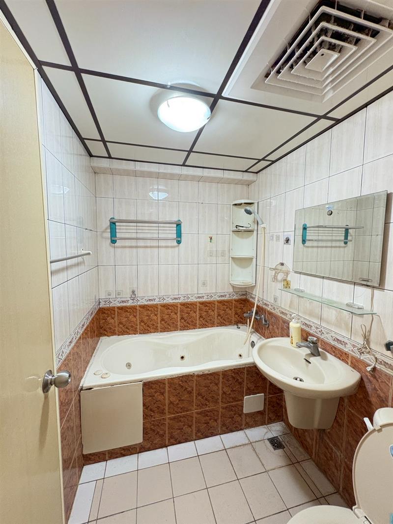 社宅🏠文奇巨蛋商圈捷運電梯採光3房近國10文藻高鐵📞愛窩,愛窩 iwow house