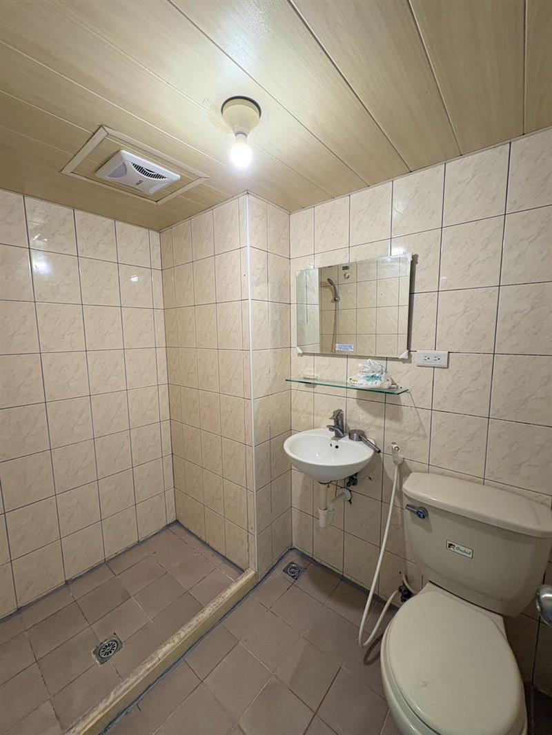 社宅🏠昌裕5F建工商圈採光電梯套房近輕軌高科大📞愛窩,愛窩 iwow house