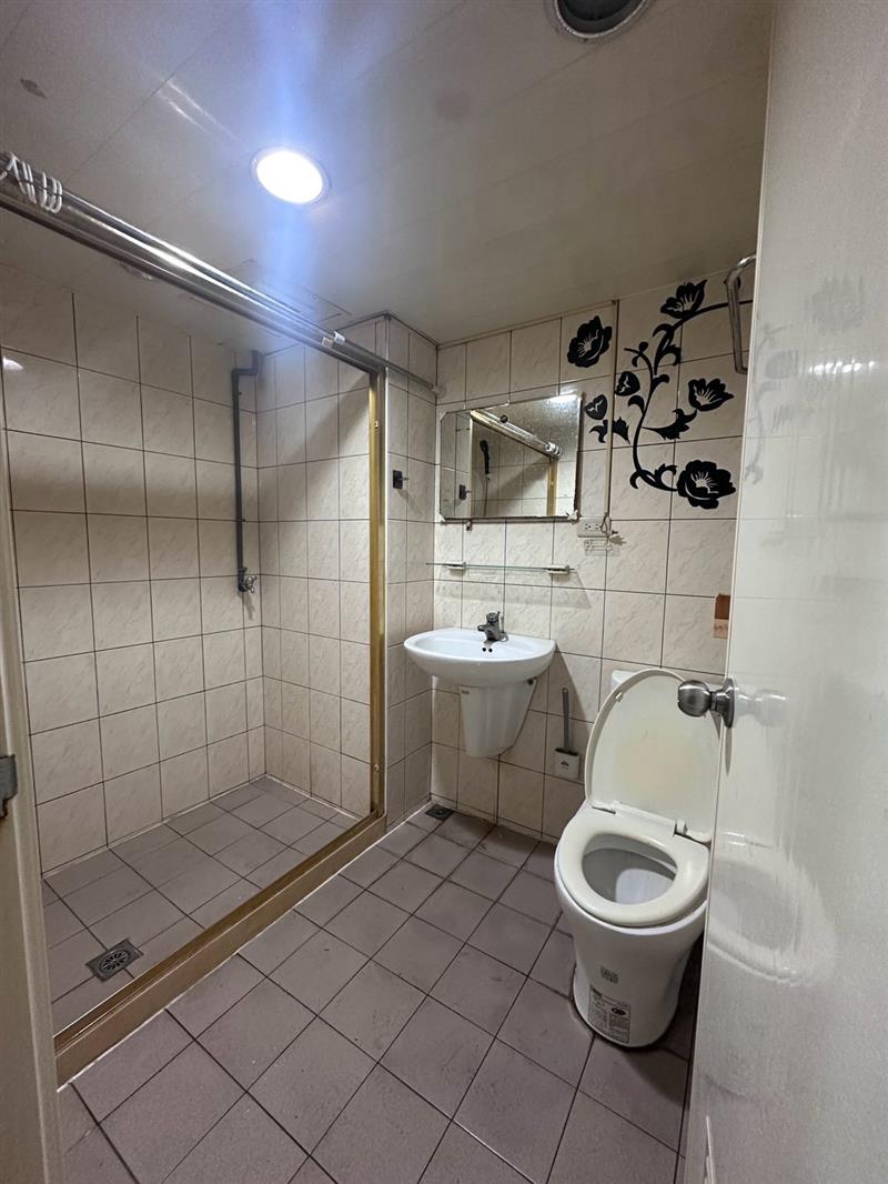 社宅🏠昌裕4F建工商圈採光套房貓寵友善近輕軌高科大📞愛窩,愛窩 iwow house