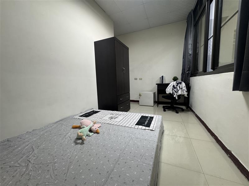 建興2建工商圈學區採光房近高科大📞愛窩,愛窩 iwow house