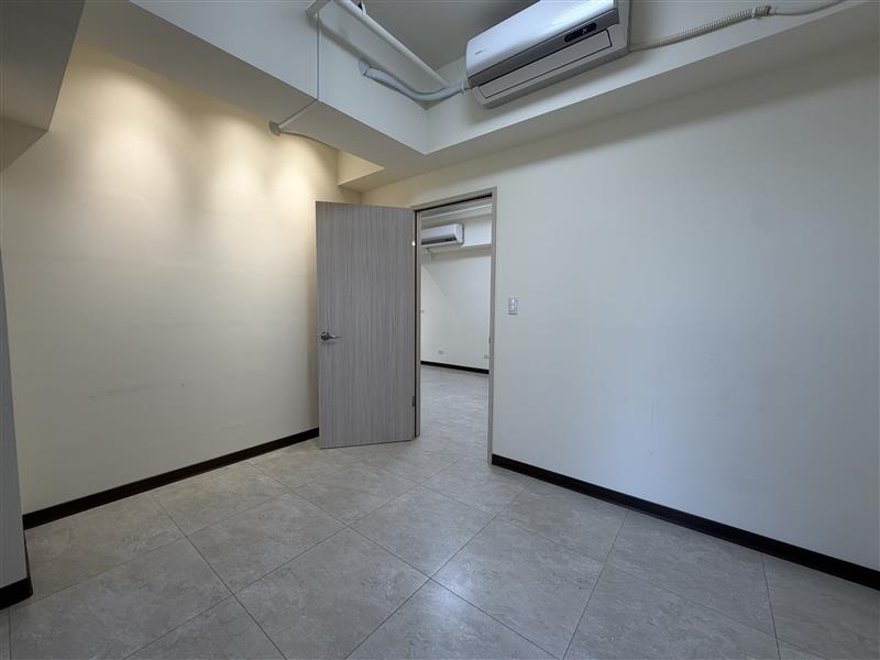 社宅🏠中山一27F民生臻愛2+1房車位近新崛江捷運📞愛窩,愛窩 iwow house