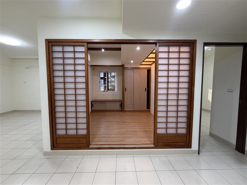 社宅🏠七賢二七賢商圈萌寵電梯採光3房近捷運車站📞愛窩,愛窩 iwow house