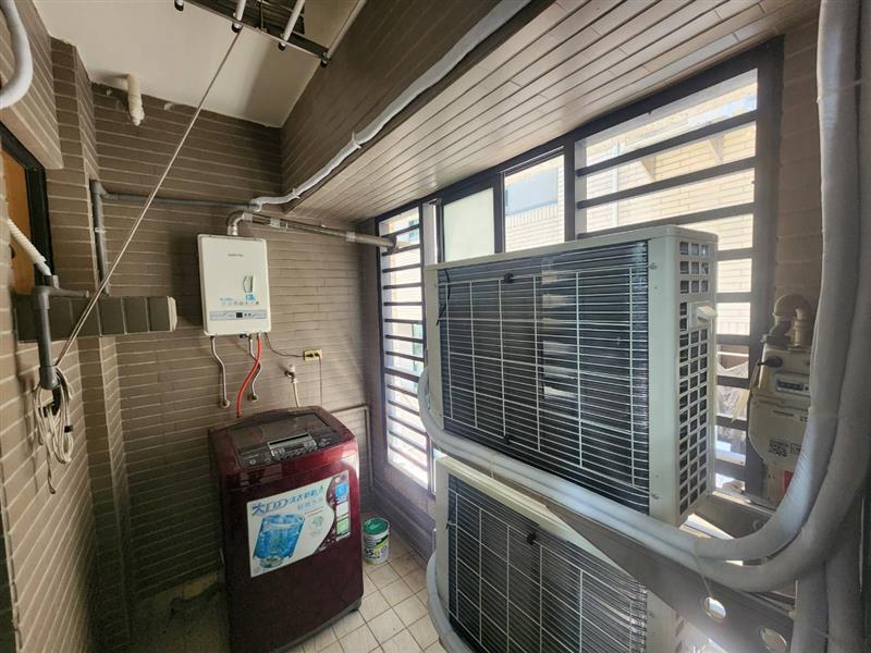 社宅🏠龍勝凹子底電梯景觀3房車位近輕軌高美館📞愛窩,愛窩 iwow house