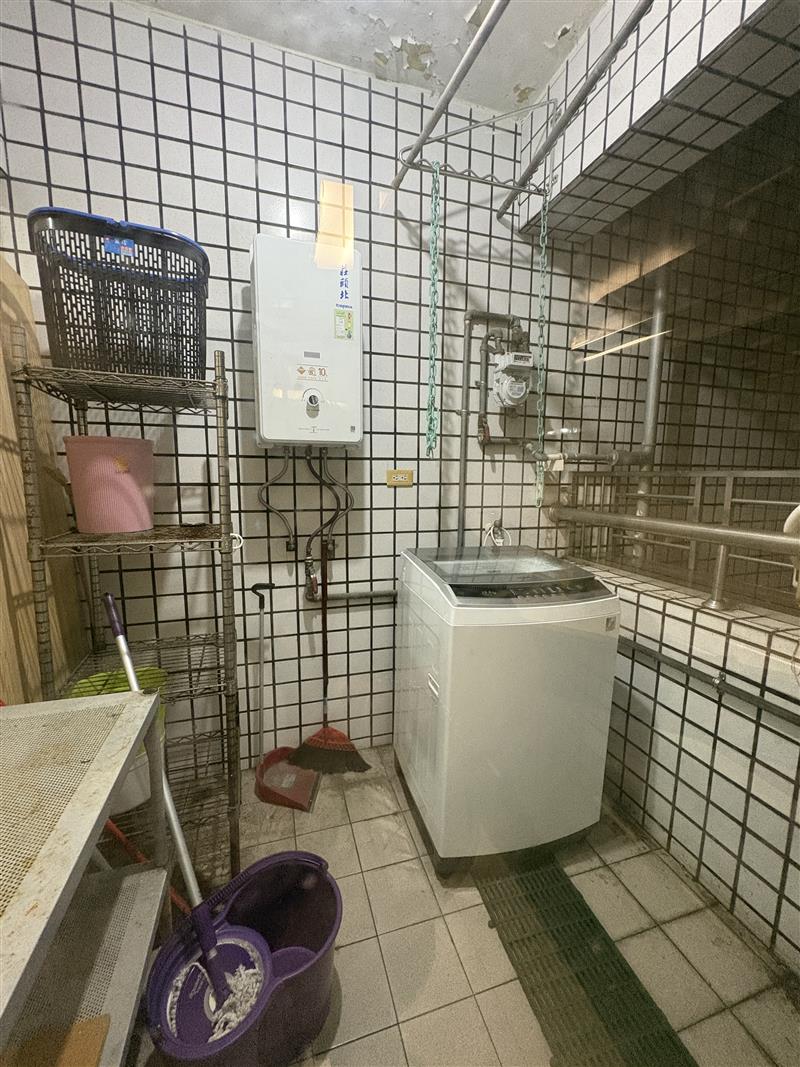 社宅🏠文忠大坪數電梯採光4房平車近瑞豐捷運巨蛋📞愛窩,愛窩 iwow house