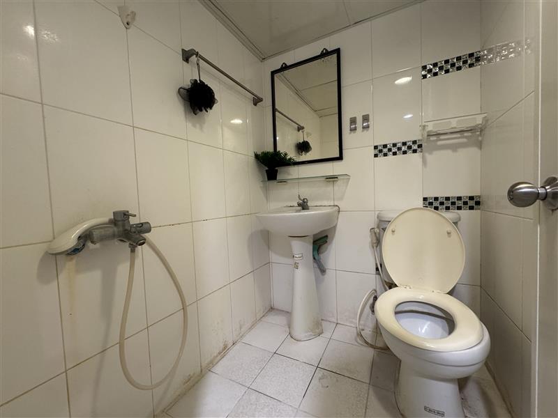 自立2可租補獨洗陽台套房可寵近高雄車站📞愛窩,愛窩 iwow house