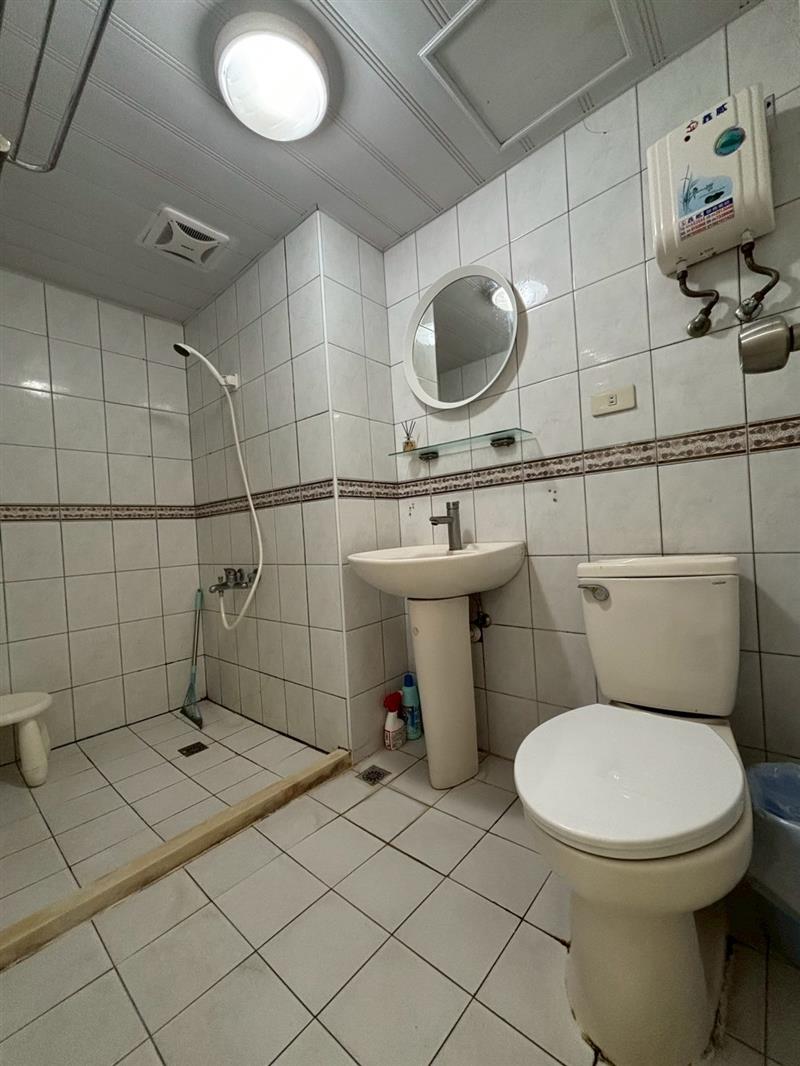 社宅🏠一心二套房電梯採光三多商圈近大遠百📞愛窩,愛窩 iwow house