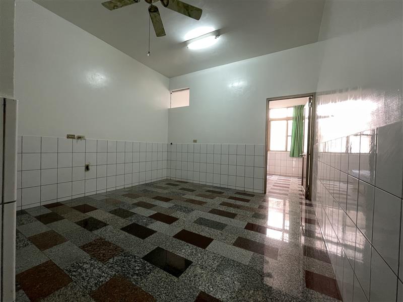 社宅🏠佛神車庫透天4房都會公園青埔📞愛窩,愛窩 iwow house