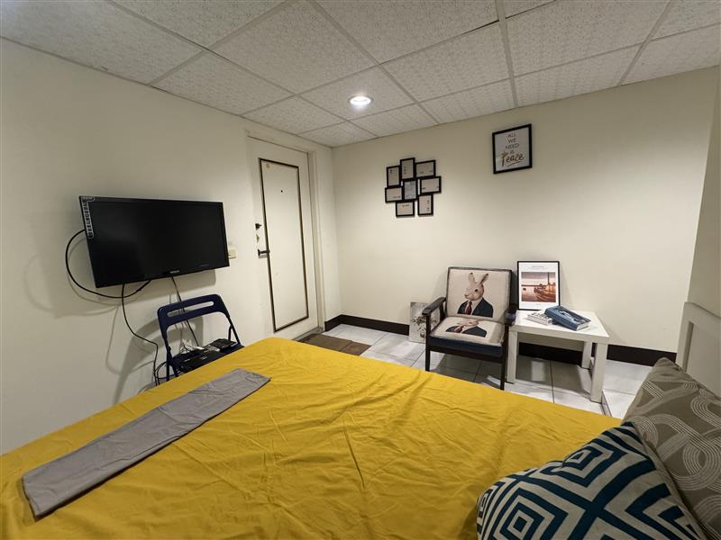 自立2可租補獨洗陽台套房可寵近高雄車站📞愛窩,愛窩 iwow house