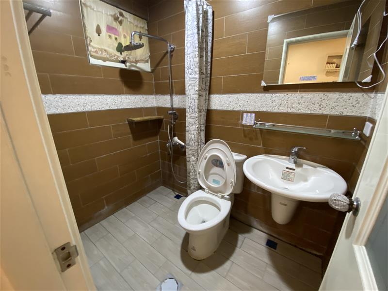 自由四3可租補採光套房近高鐵站榮總📞愛窩,愛窩 iwow house