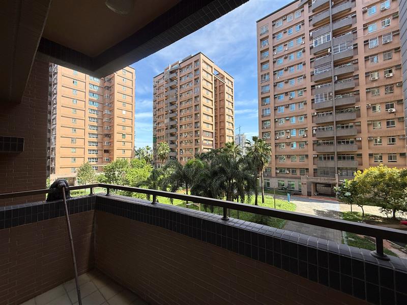 社宅🏠勝利3F鳳山商圈3房雙陽台近捷運鳳山國中📞愛窩,愛窩 iwow house