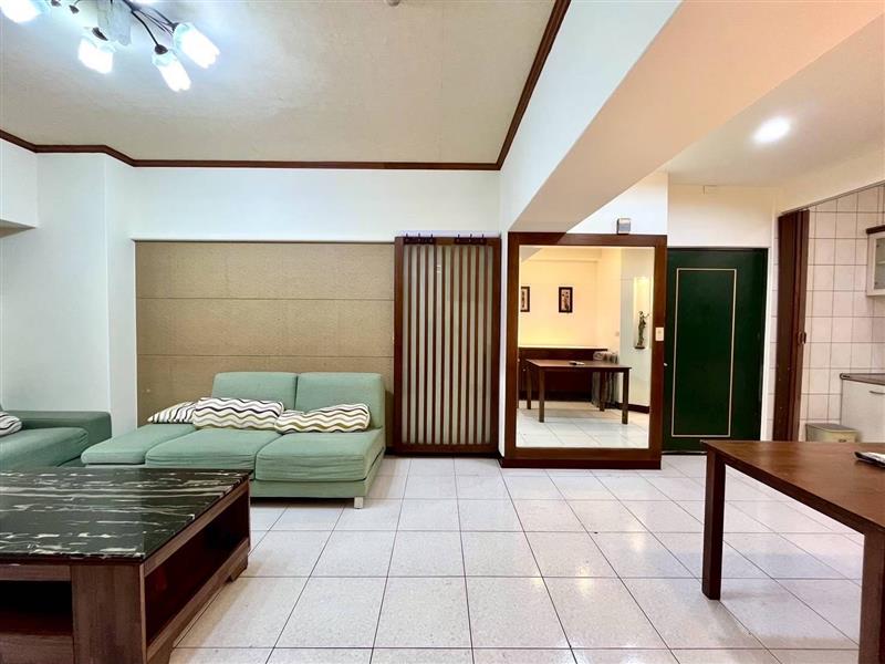 社宅🏠大中二高鐵商圈電梯3房可寵近國10新左營車站愛窩,愛窩 iwow house