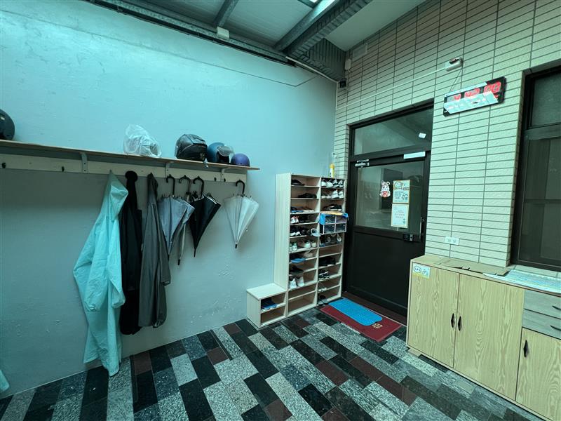 台上302獨洗小巧套房近嘉興西路📞愛窩,愛窩 iwow house
