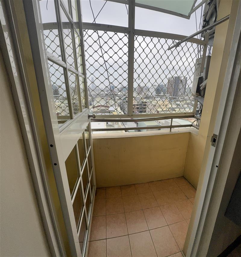 自立2可租補獨洗陽台套房可寵近高雄車站📞愛窩,愛窩 iwow house