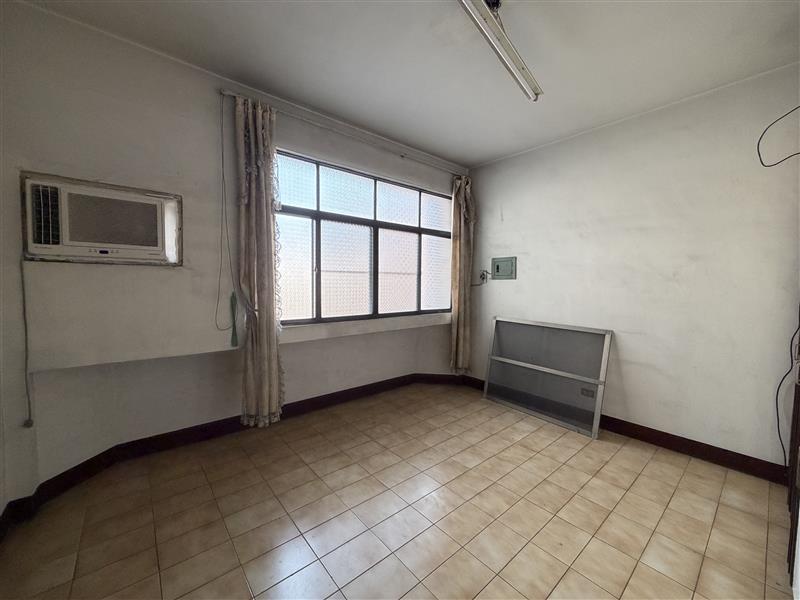 經武大東臨路可寵店住｜1~2樓+地下室｜近捷運醫院📞愛窩,愛窩 iwow house