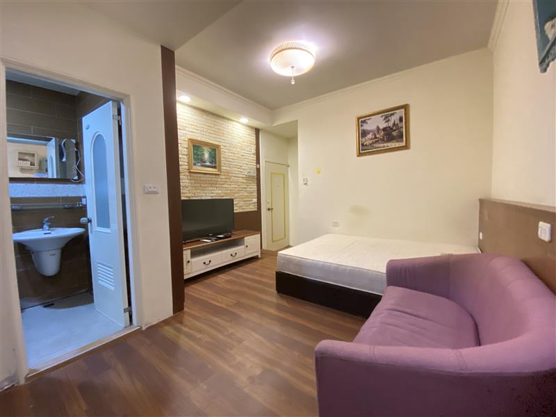 自由四3可租補採光套房近高鐵站榮總📞愛窩