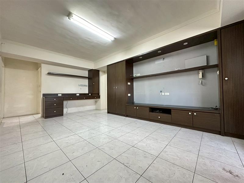 社宅🏠嫩江熱河商圈萌寵電梯採光3房近火車站捷運📞愛窩